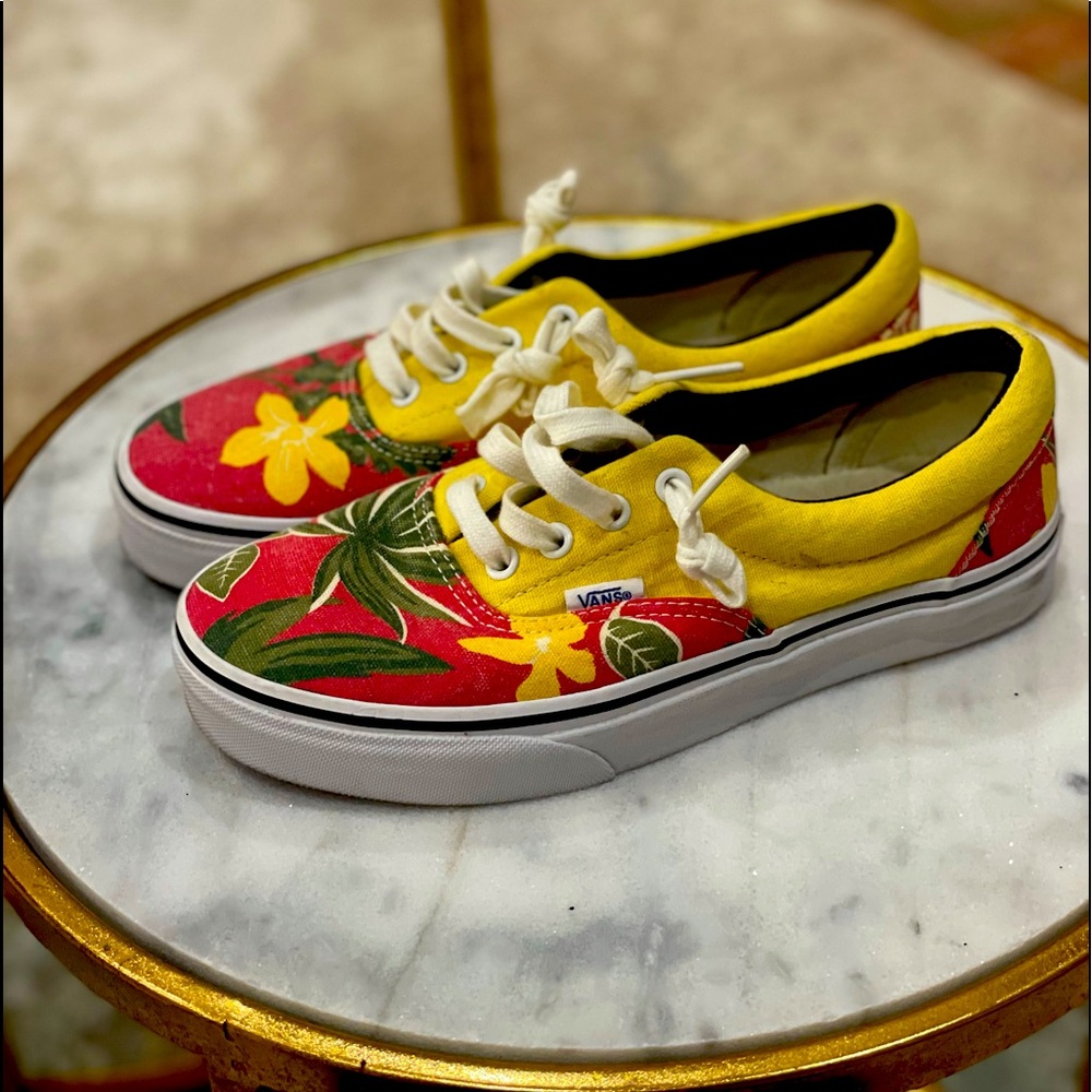 Men’s size 6 Hawaiian sneaker brand new never worn without box